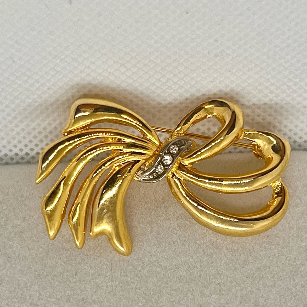 Swarovski Swan Signed Gold Plated With Crystal Pave Ribbon Bow Brooch Pin